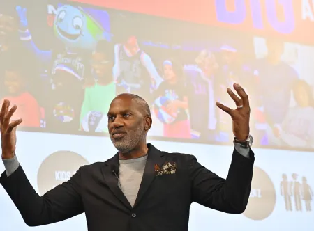 Keith Dawkins, president of Harlem Globetrotters and Herschend Entertainment Studios talks with GGC Marketing Club students