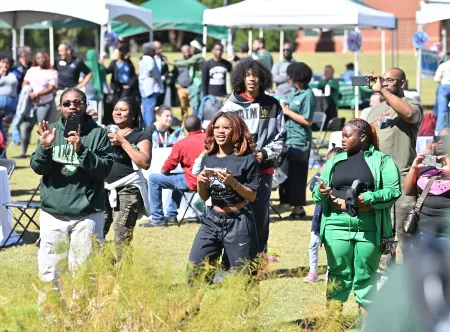 Group of faculty, staff and students on the GGC Lawn at Grizzlyfest 2024