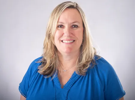 Dr. Cindy Robertson