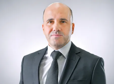 Dr. Hasan Uvet