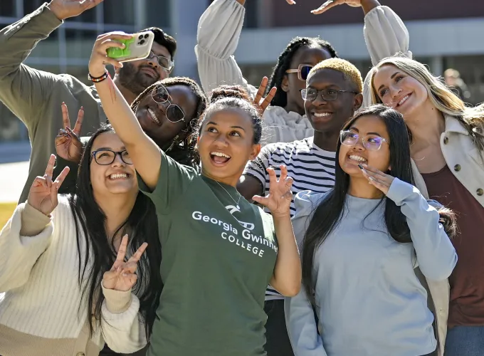 Large group of students taking a selfie