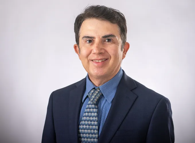 Dr. Carlos Enrique Ruiz Burgos