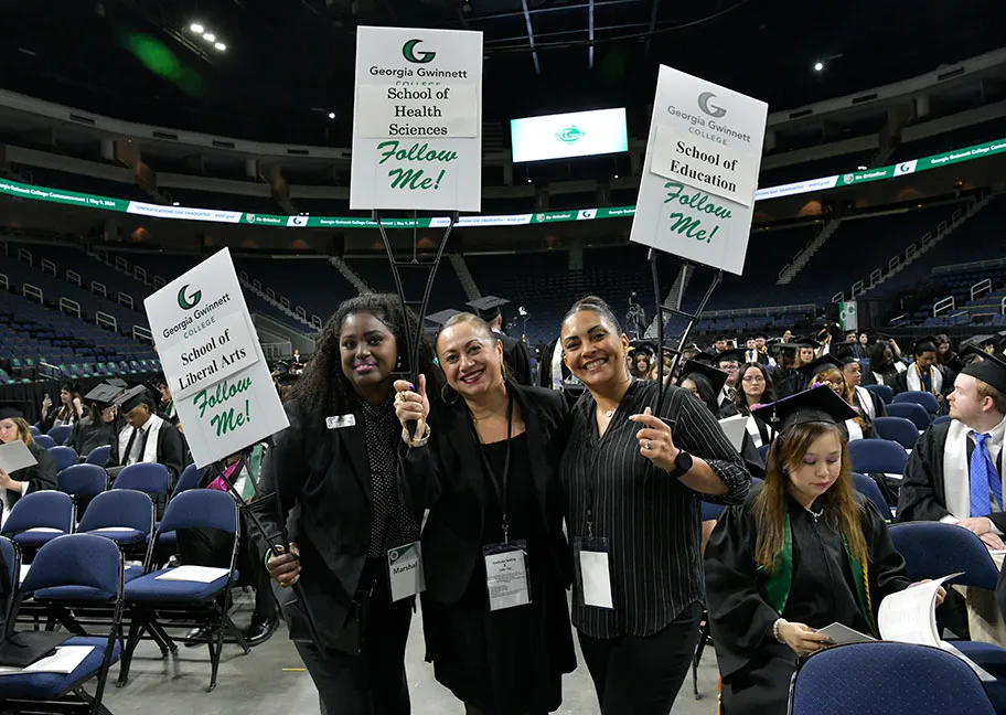 GGC staff ushers preparing for ceremony