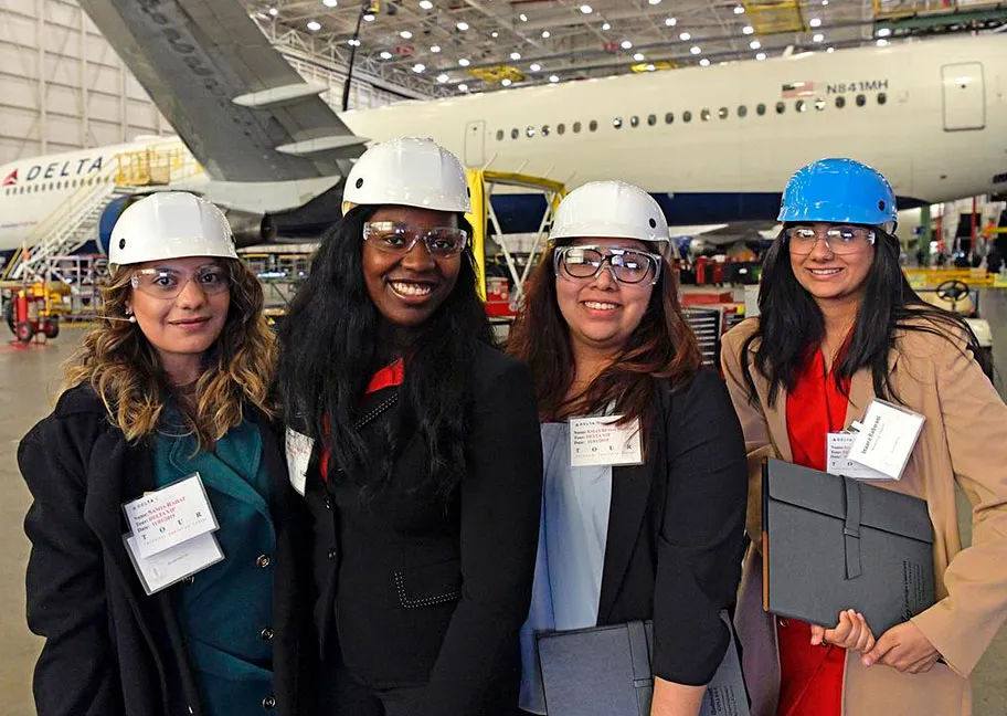 GGC business majors visit Delta Airlines